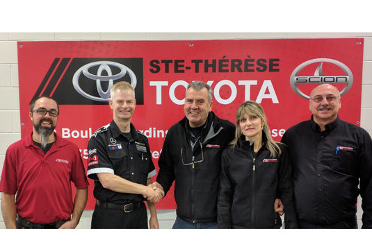 Unipiece_toyota_web Patrick Morin, CarrXpert Sainte-Thérèse Toyota ; Paul Morin, représentant de Unipièce O.E.M. ; Christian Dagenais, Lise Lévesque et Michel Raymond. (Photo : Unipièce O.E.M.)